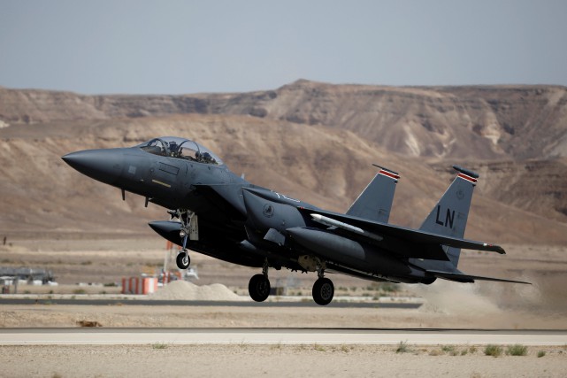 Etats-Unis et Qatar signent une vente de 12 milliards de dollars pour des F-15