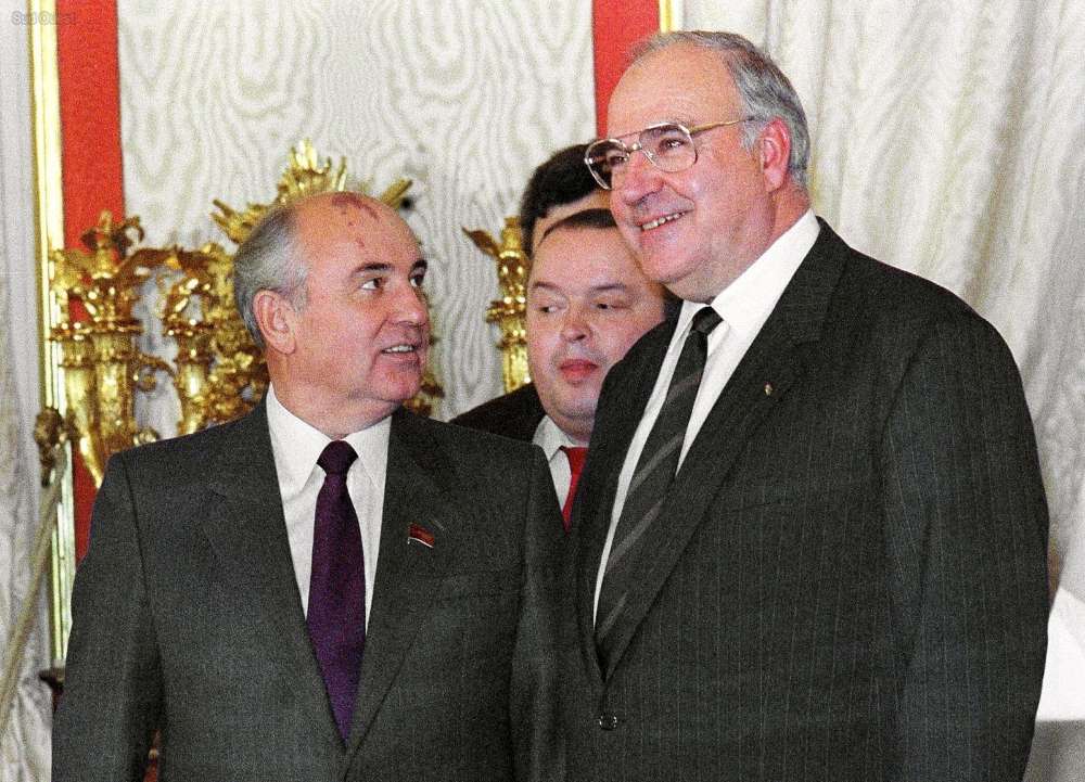 Helmuth Kohl (à droite) avec Mikhail Gorbatchev