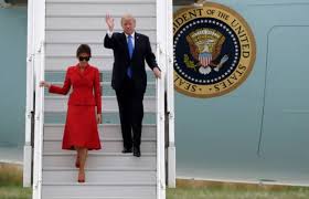 Loin des ennuis de Washington, Trump se fait dérouler le tapis rouge à Paris