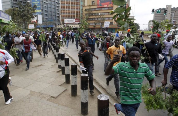 Kenya: la police disperse 3.000 manifestants au gaz lacrymogène