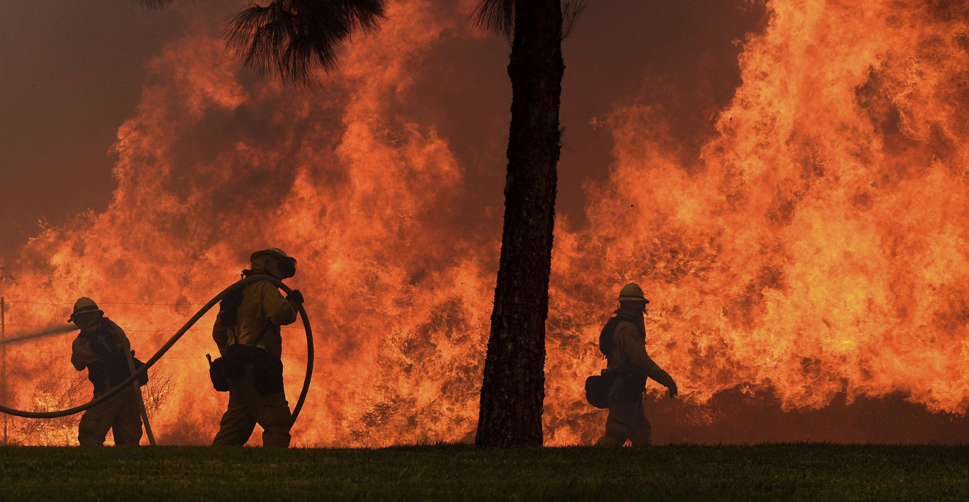 Usa : les flammes poursuivent leur avancée meurtrière en Californie