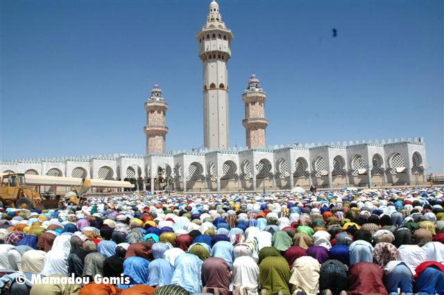 Focus sur le Magal de Touba : Entre surenchère politicienne, satisfécits de troubadours et la réalité sociale du citoyen lambda.