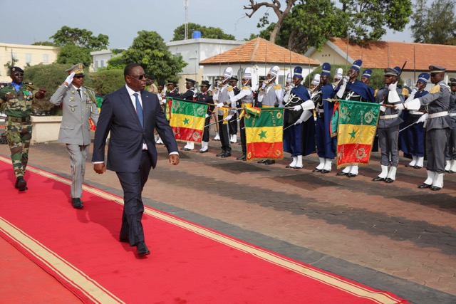 Menaces réelles ou potentielles: Macky Sall appelle l'armée à la vigilance