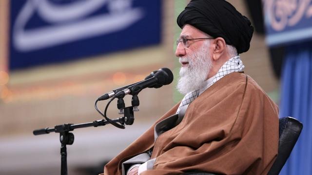 L’ayatollah Khamenei promet de "venger" la mort du général Qassem Soleimani, tué dans un bombardement américain