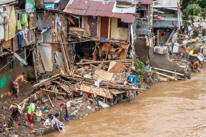 INDONESIE : Les inondations font 43 morts