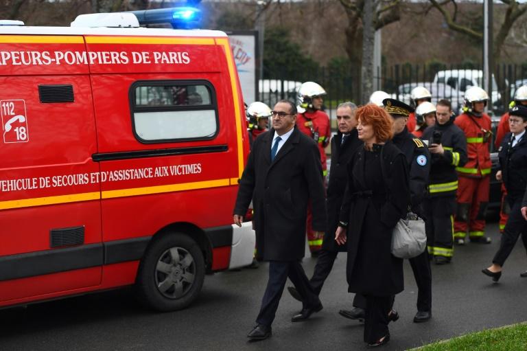 Un mort et deux blessés dans une attaque au couteau à Villejuif, l'assaillant tué