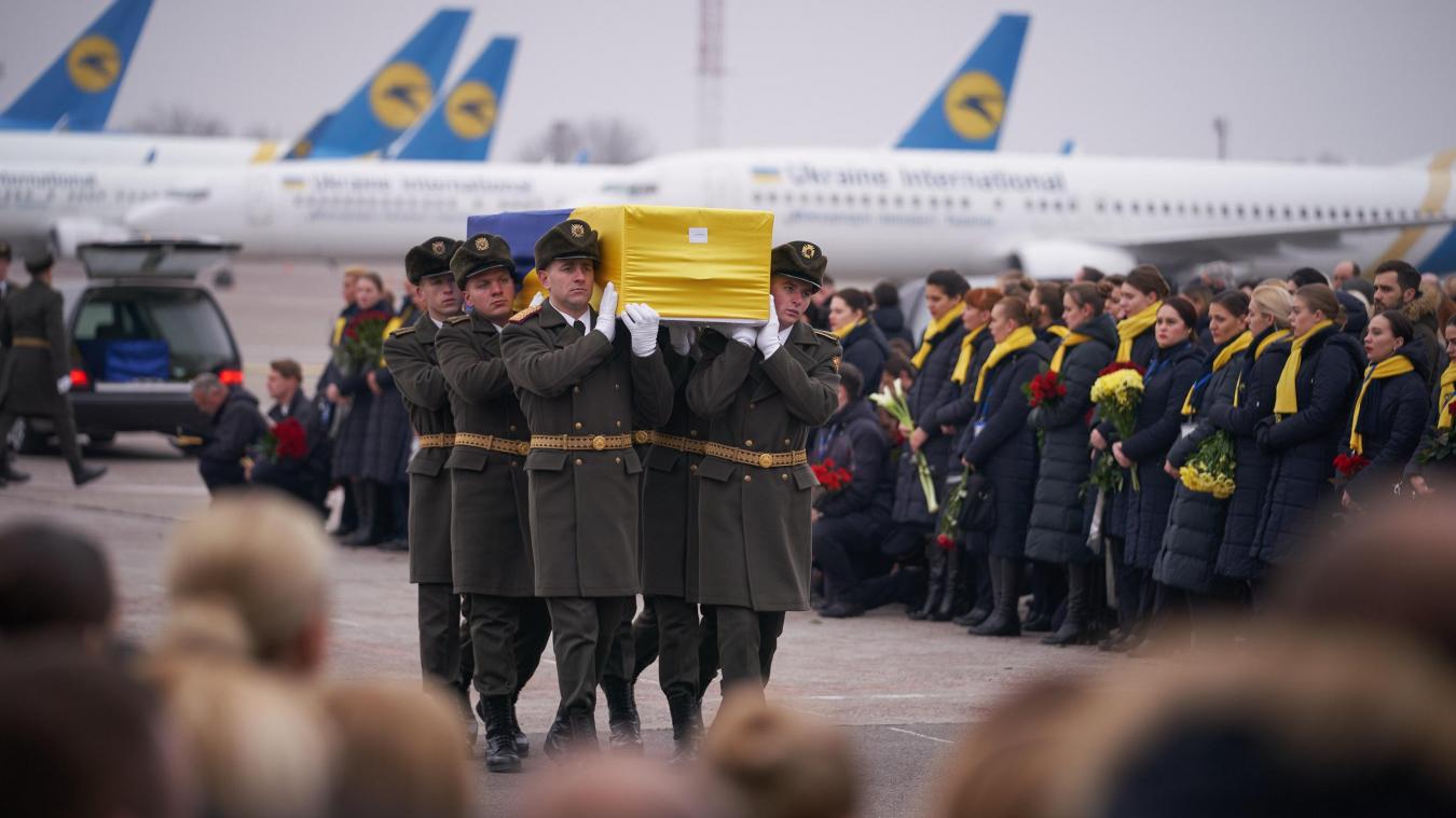 Avion abattu: les corps des victimes ukrainiennes rapatriés d’Iran