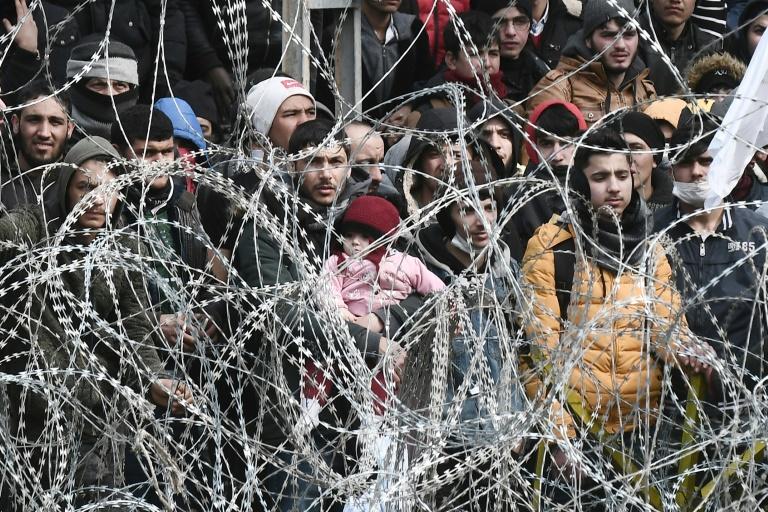 Migrants: alarmée, l'Europe dépêche ses dirigeants en Turquie et en Grèce