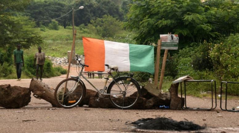 Côte d’Ivoire : le gouvernement bloque des membres de l’opposition chez eux