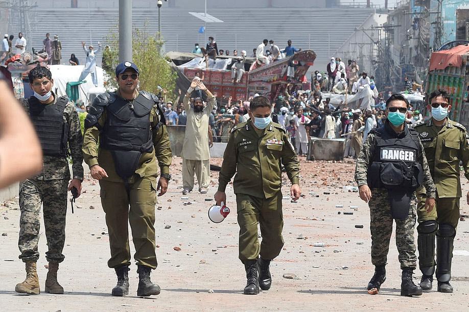 Pakistan : Les policiers pris en otage par des manifestants anti-France libérés