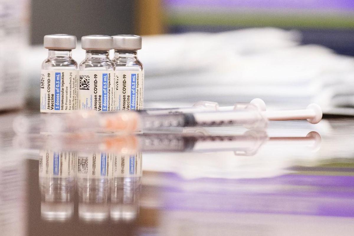 Etats-Unis : au moins 15 millions de doses de vaccins jetées depuis mars