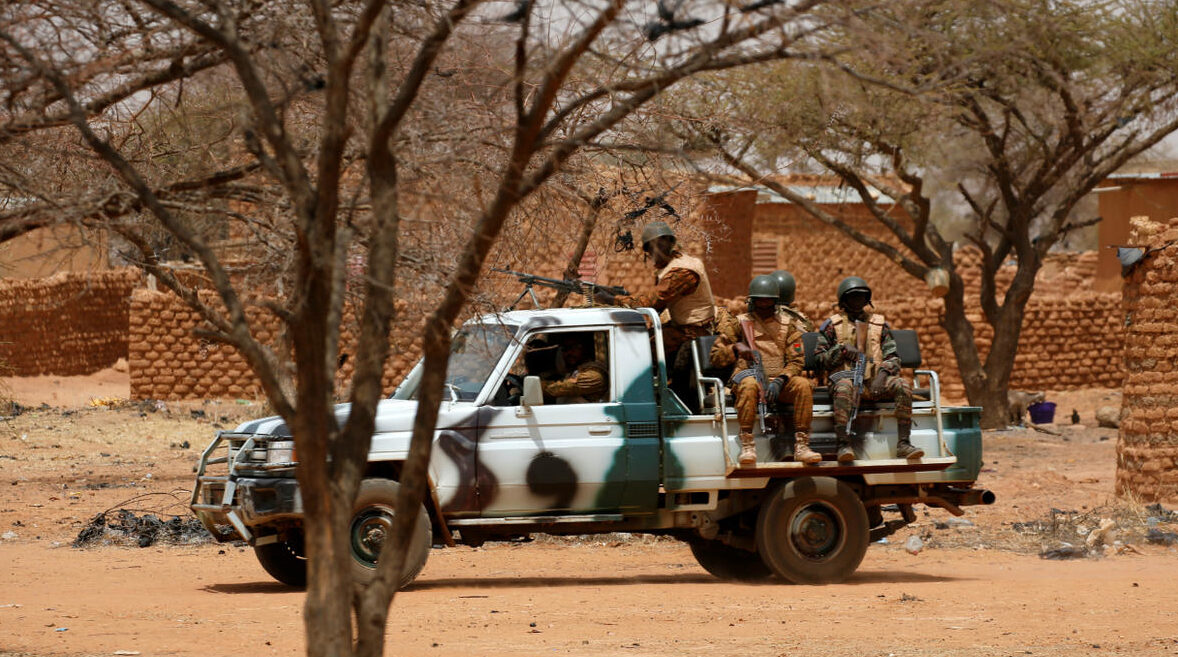 Une patrouille de soldats burkinabè (image d'illustration)