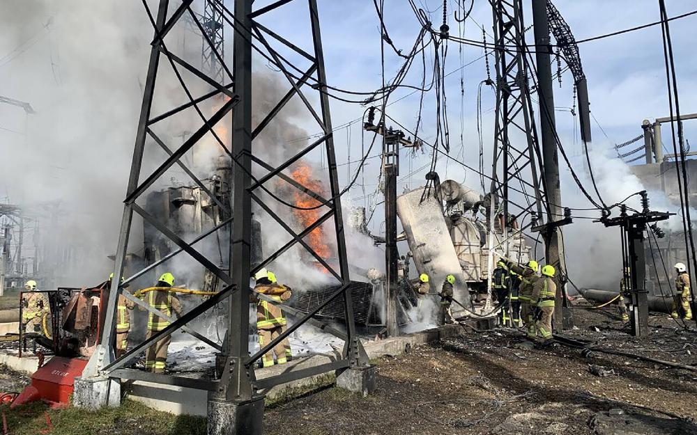 La Russie accentue ses frappes « massives » sur les infrastructures énergétiques et la capitale de l'Ukraine