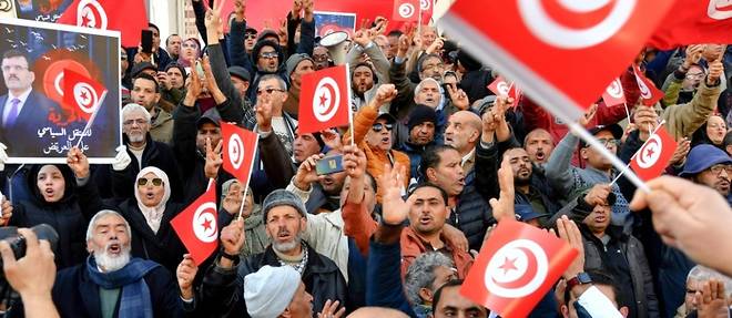 Tunisie - Des centaines d’opposants protestent contre le président Saied