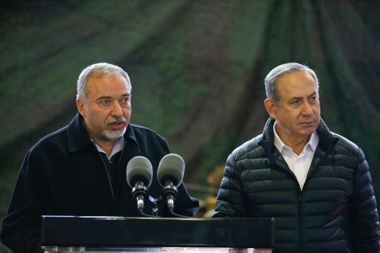 Avigdor Lieberman (g) et Benyamin Natanyahu