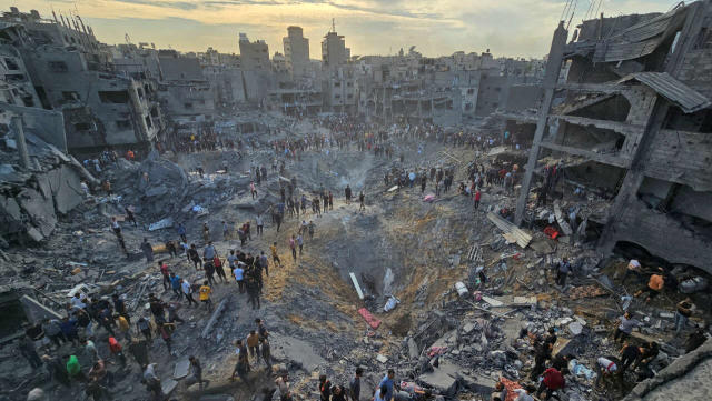 Gaza -Le bombardement d’un camp de réfugiés par Israël fait au moins 50 morts, selon le Hamas