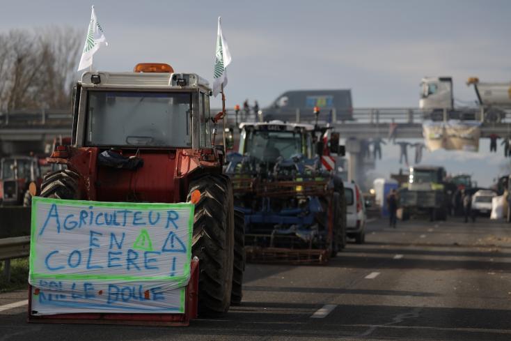 Le gouvernement Attal sous pression des agriculteurs, des actions prévues "toute la semaine"