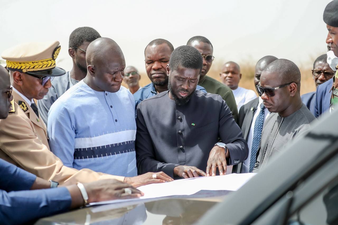 Le Président Faye sur le site de Mbour4, le 1er mai 2024 (photo X Présidence Sénégal)