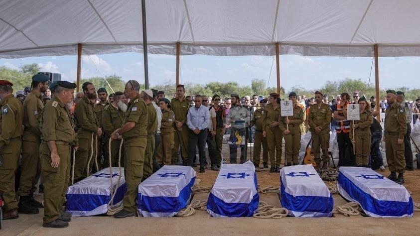 Des familles de soldats israéliens tués tentent d'empêcher une réunion du Gouvernement Netanyahu