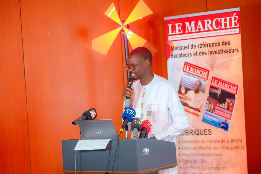 Le journaliste Abdou Diaw au lancement officiel du mensuel économique Le MARCHÉ