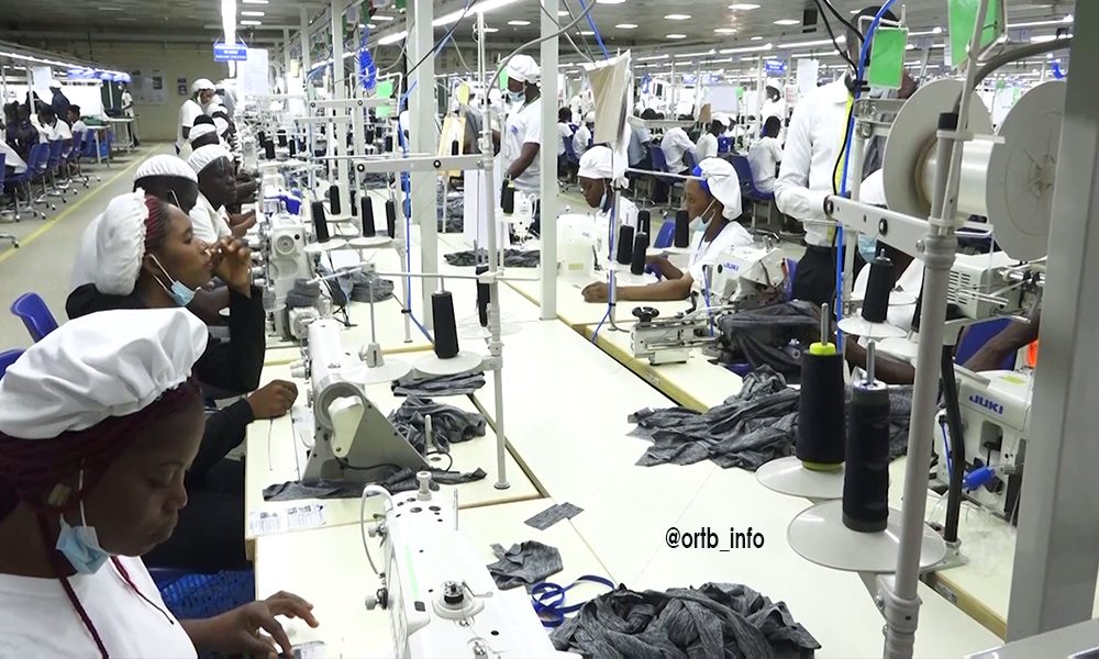 Zone Industrielle de Glo-Djigbé : une première exportation de 80 000 pièces de vêtements pour la marque française KIABI