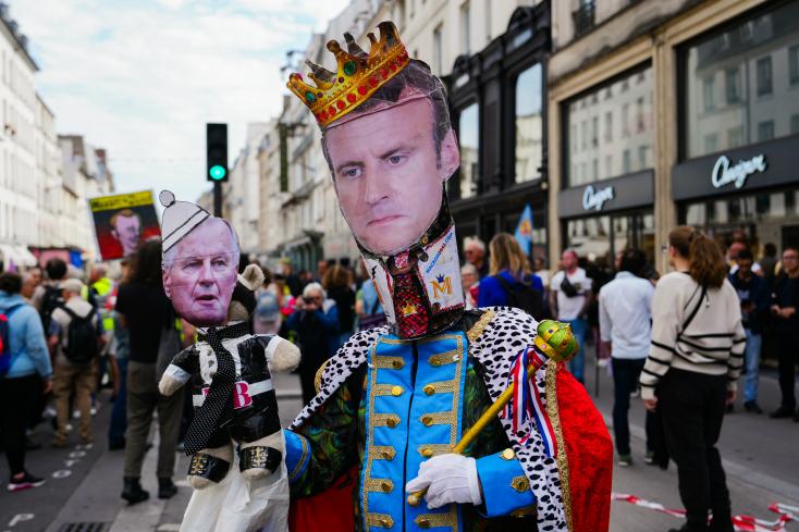 La gauche réunit des milliers de manifestants à Paris "contre le gouvernement Macron-Barnier"