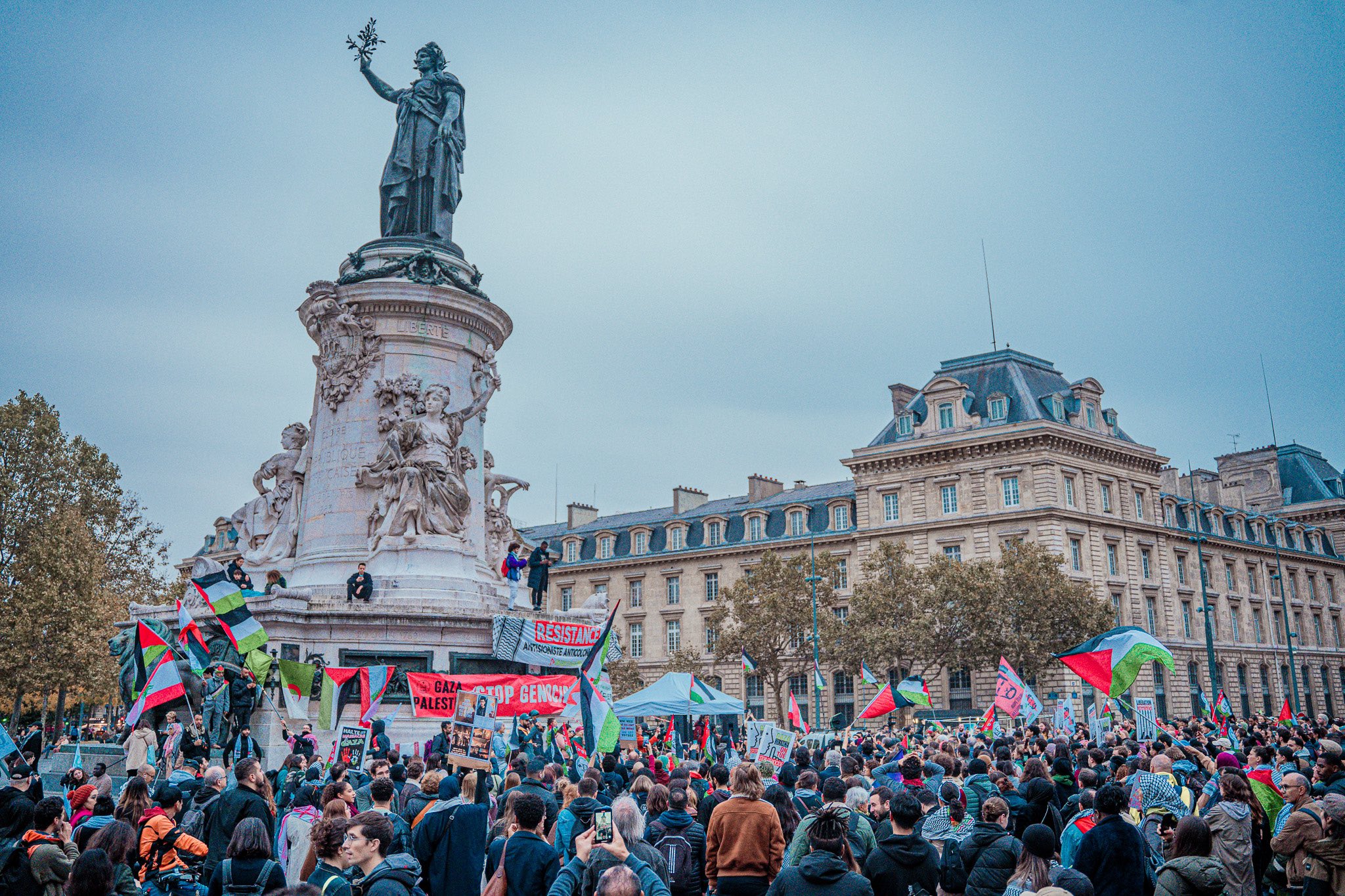 Place de la République à Paris, le 15 octobre 2024, pour dénoncer le génocide des peuples palestinien et libanais par Israël