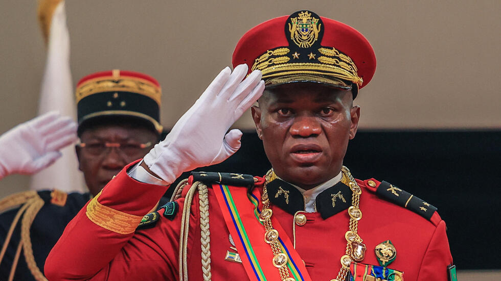 Le général Olinga, chef de la junte militaire gabonaise