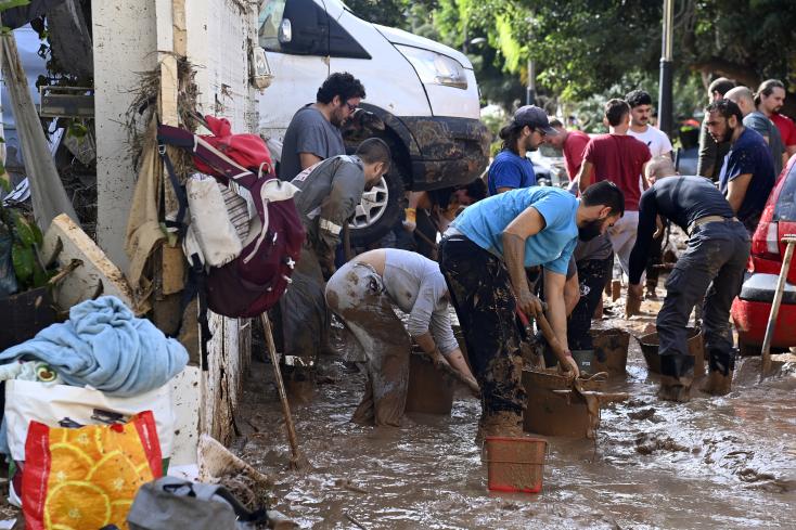 Inondations en Espagne - Plus de 200 morts, l’armée arrive en renfort