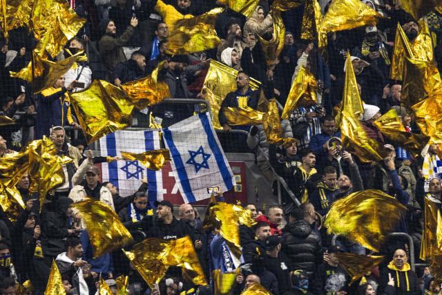 Dans le stade d'Amsterdam puis dans les rues de la capitale néerlandaise, les supporters du club israélien ont semé le chaos