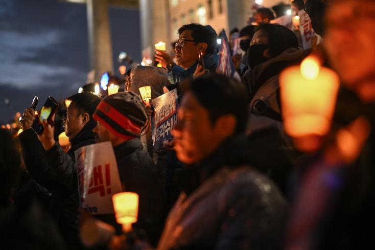 Manifestants à Séoul contre la loi martiale