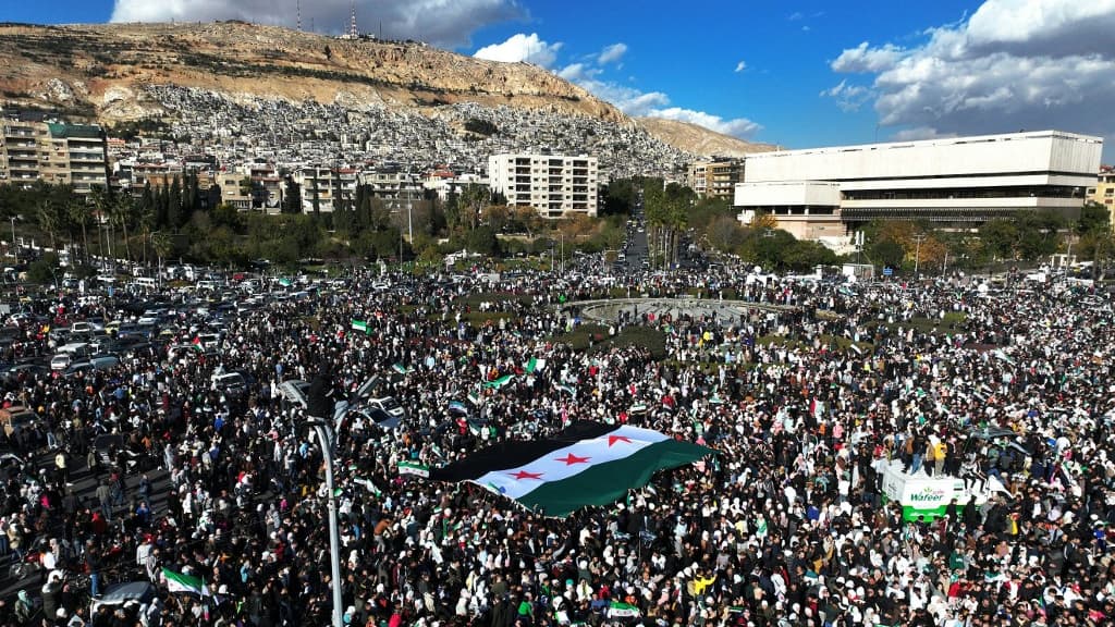 Chute de Bachar al-Assad - Des milliers de Syriens dans la rue pour fêter la victoire de la « révolution »