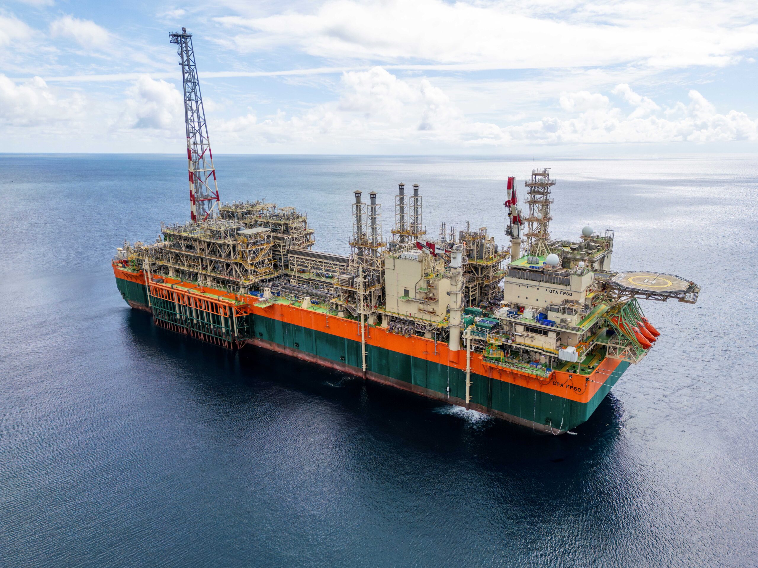 Le navire flottant FPSO de BP pour le projet GTA est sur place depuis juin 2024