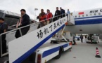 Marre des retards: Le pilote chinois organise une manif au pied de l'avion