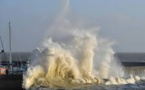 La tempête Eleanor poursuit sa route, 200.000 foyers privés d'électricité