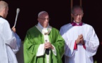 Le pape appelle à transformer une Eglise figée qui éloigne les jeunes