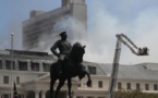 Afrique du Sud - Au Cap, un violent incendie fait rage au siège du Parlement