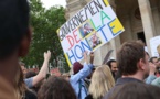 Violences sexuelles en politique: rassemblement féministe à Paris contre le "gouvernement de la honte"