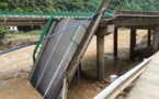 Un pont s'effondre en Chine après des pluies torrentielles : 12 morts et 31 disparus