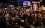 A Tel-Aviv, des familles d'otages crient leur colère pendant le discours de Netanyahu aux Etats-Unis
