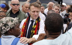 "Mahorais, on va se relever ensemble", promet Macron depuis Mayotte