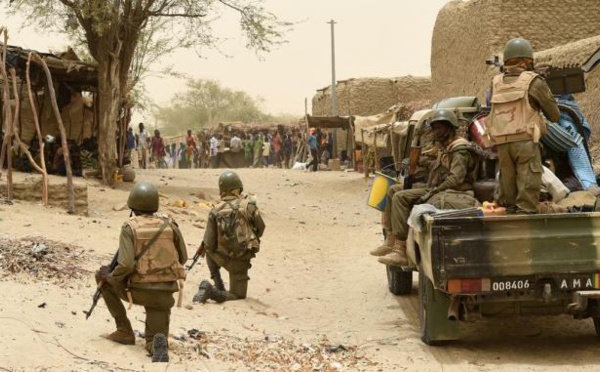 Un attentat fait 14 morts dans le centre du Mali