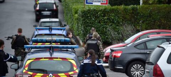 FRANCE: un militaire de 19 ans agresse un gendarme avec son arme