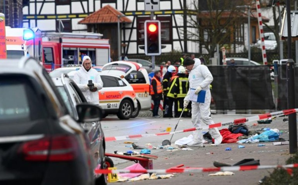 Voiture dans un carnaval: «plusieurs dizaines» de blessés en Allemagne