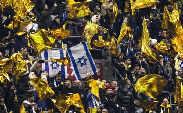 Les Hooligans du club de foot israélien ‘’Maccabi Tel-Aviv’’ sèment le chaos dans le centre d’Amsterdam